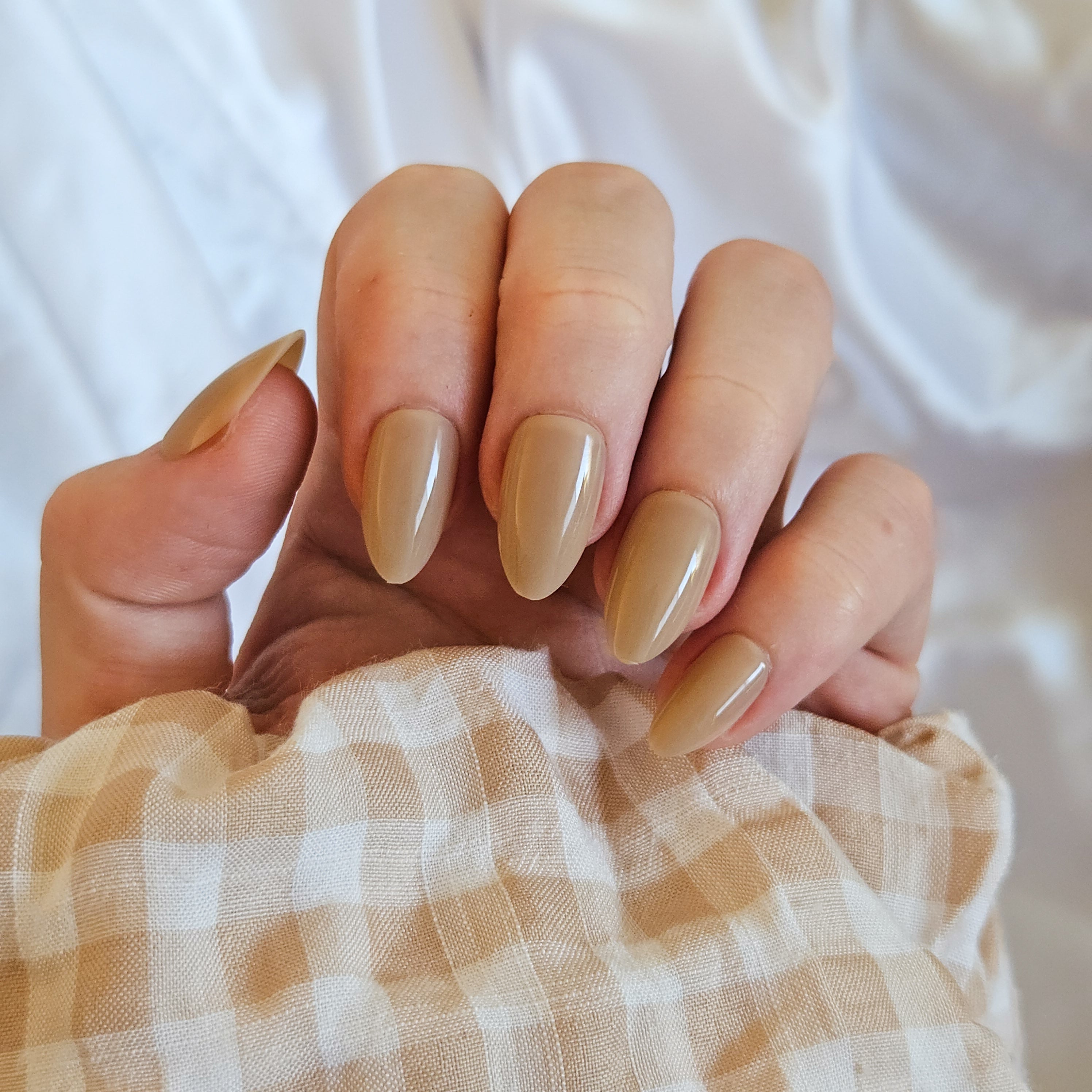 Cocoa Cream Press On Nails