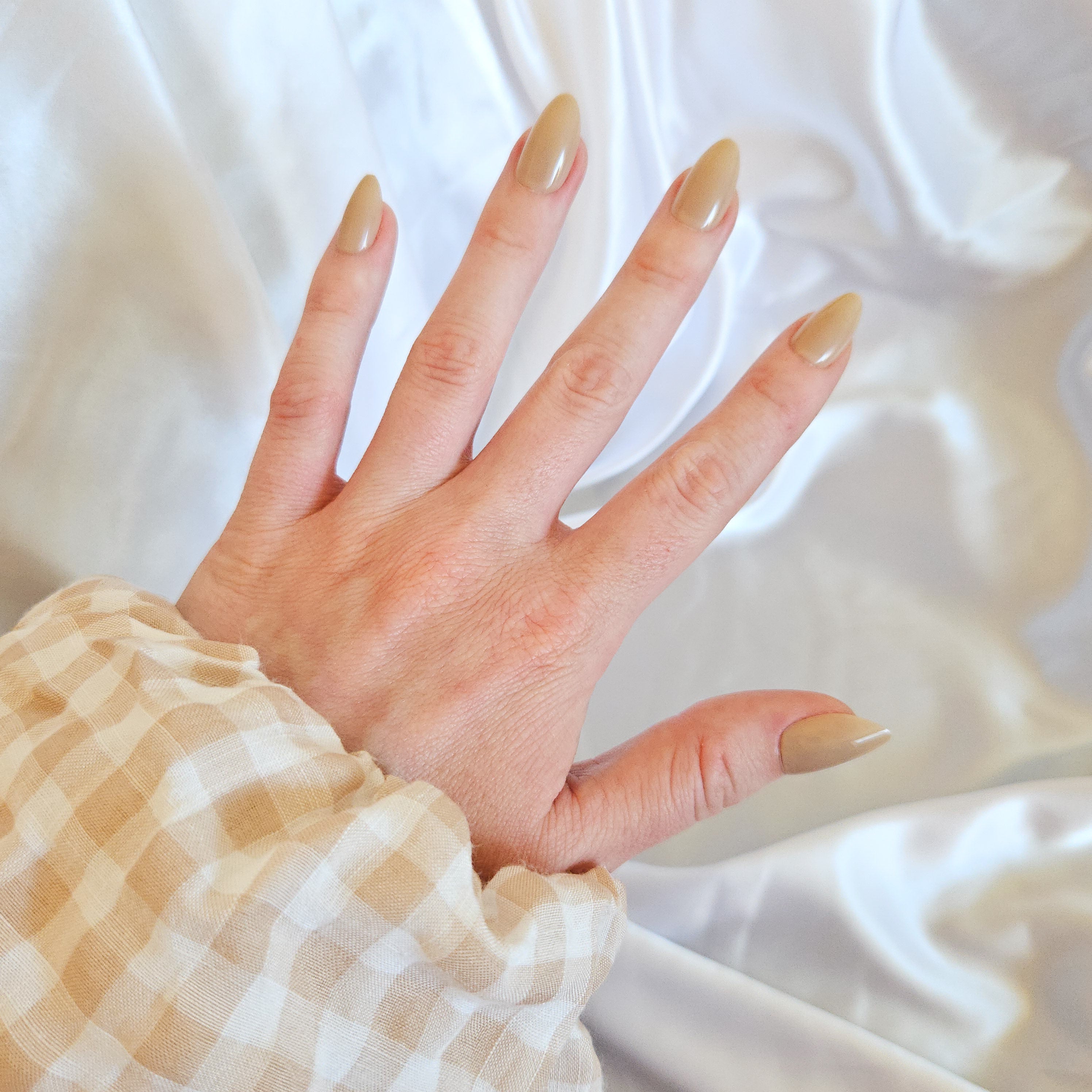 Cocoa Cream Press On Nails