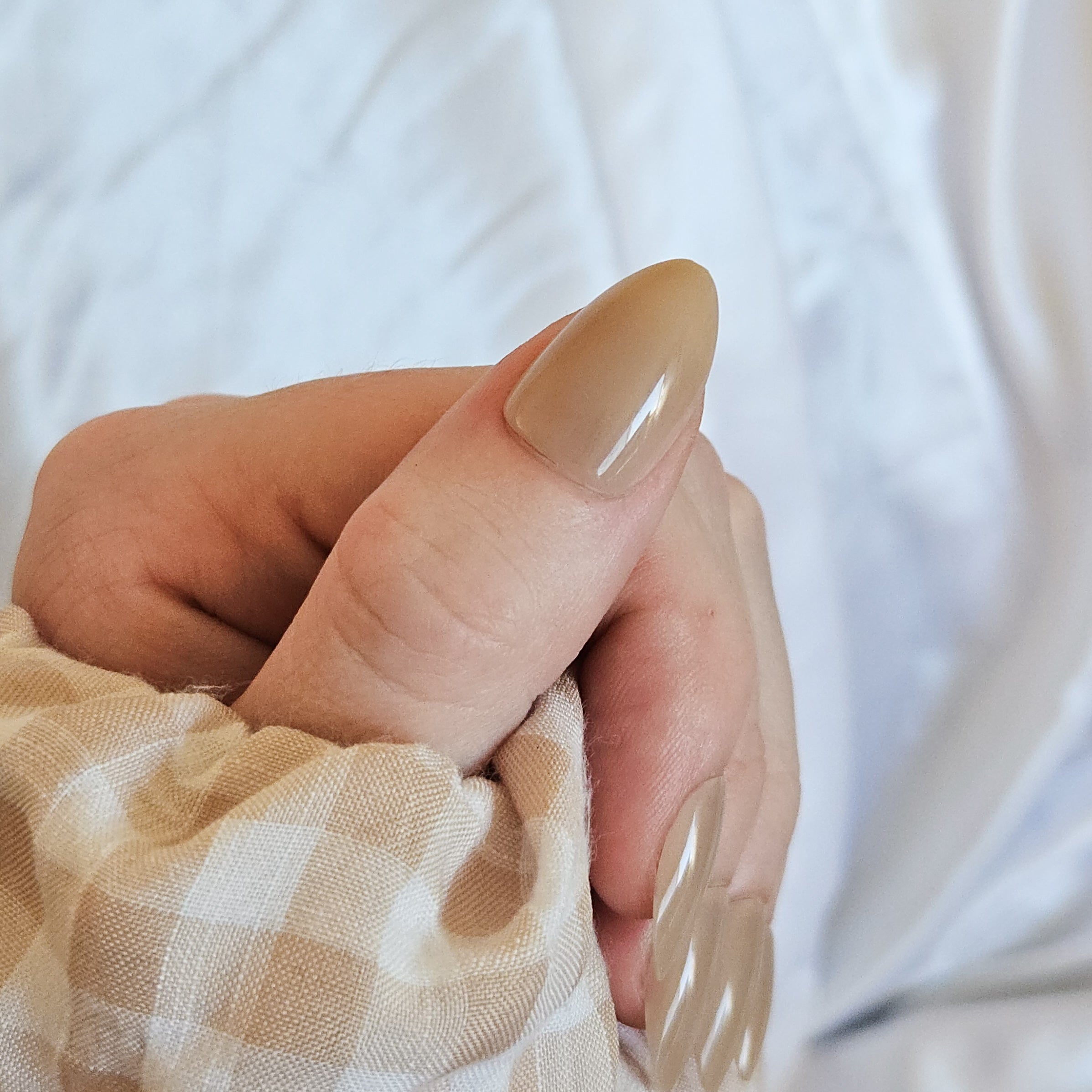Cocoa Cream Press On Nails