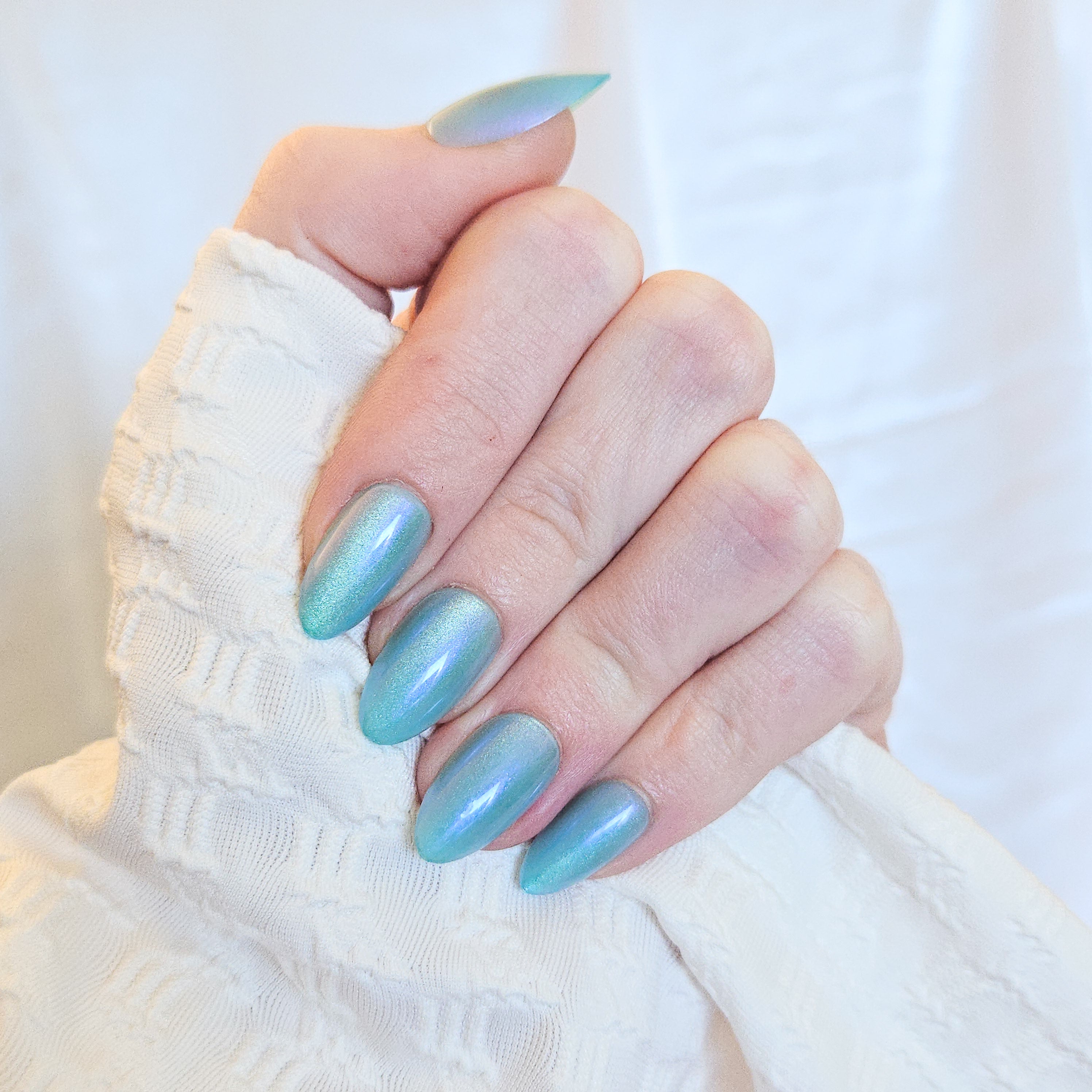 Glacier Press On Nails